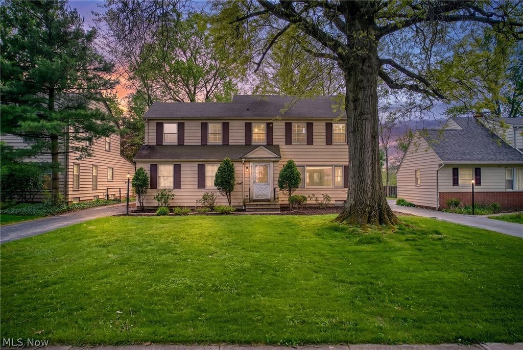 Photo of 21204 Halworth Road, Beachwood, OH 44122 (MLS # 5205070)