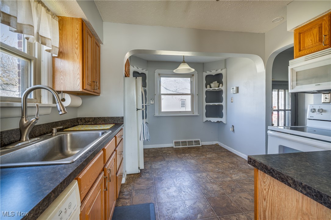 15054 Rosemary Avenue, Cleveland, Ohio image 9