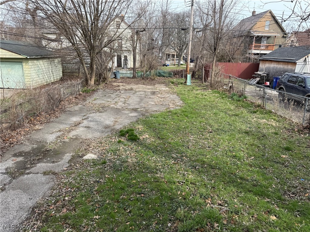 10001 Lamontier Avenue