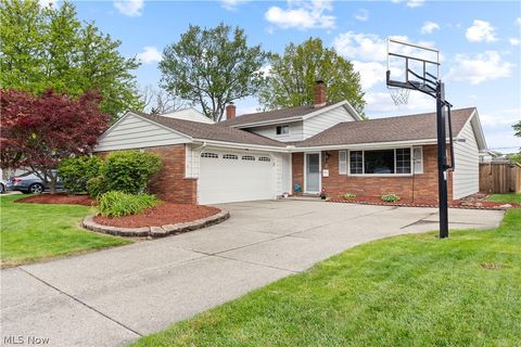 25082 Randall Drive North Olmsted OH 44070