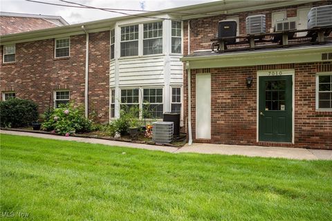 7010 Carriage Hill Drive Unit 103, Brecksville, OH 44141 - #: 5147319