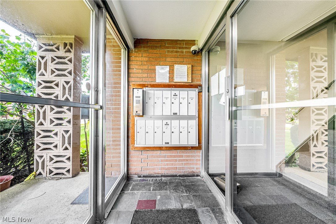 Golden Oaks Condo - Residential