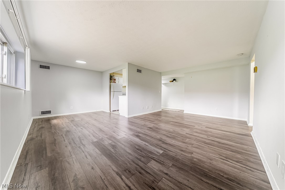 Golden Oaks Condo - Residential