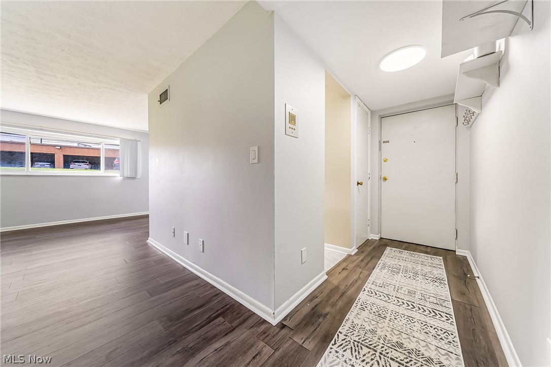 Golden Oaks Condo - Residential