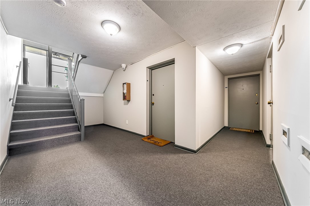 Golden Oaks Condo - Residential