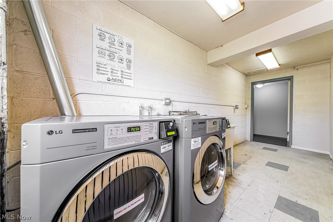 Golden Oaks Condo - Residential