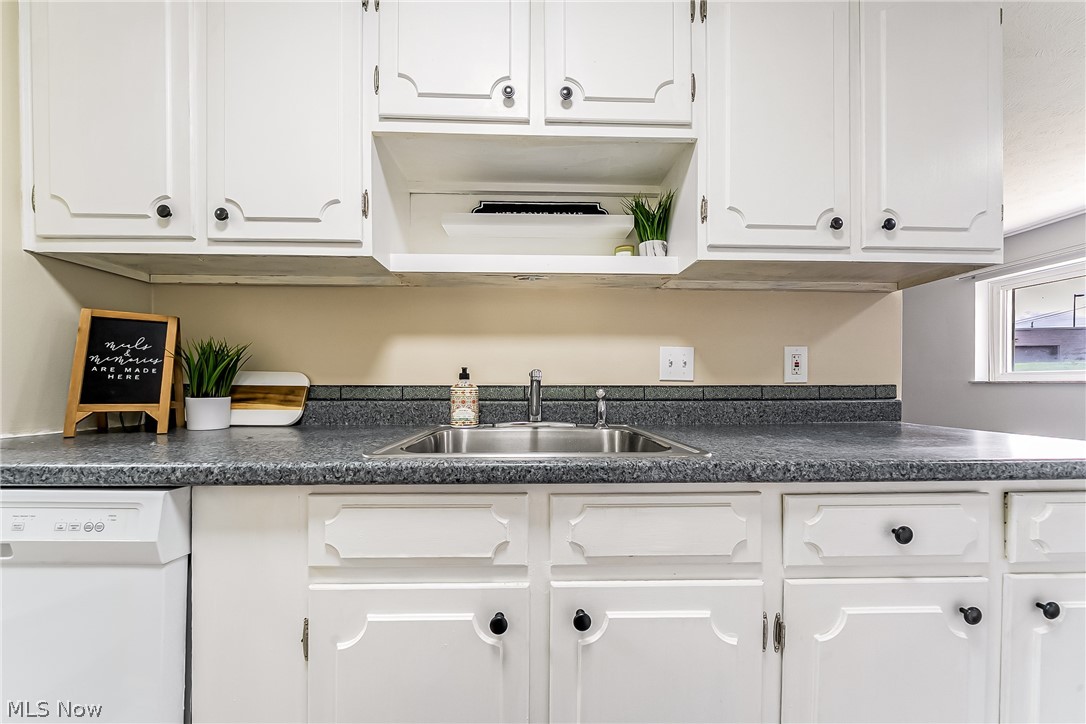 Golden Oaks Condo - Residential