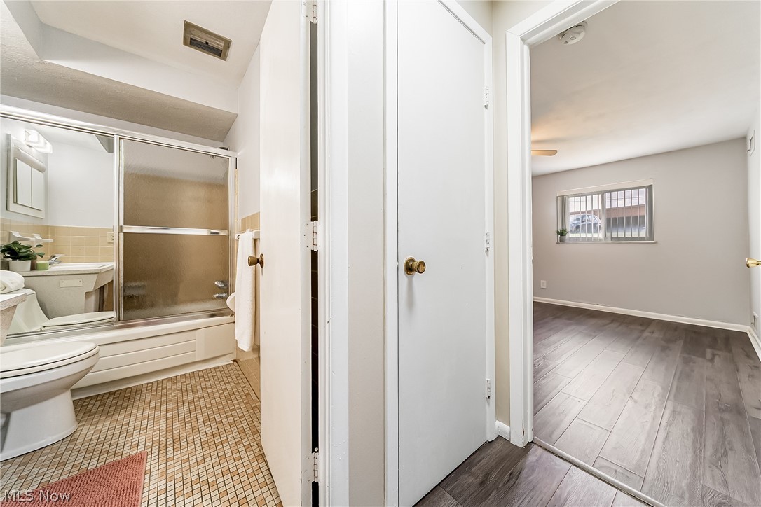 Golden Oaks Condo - Residential