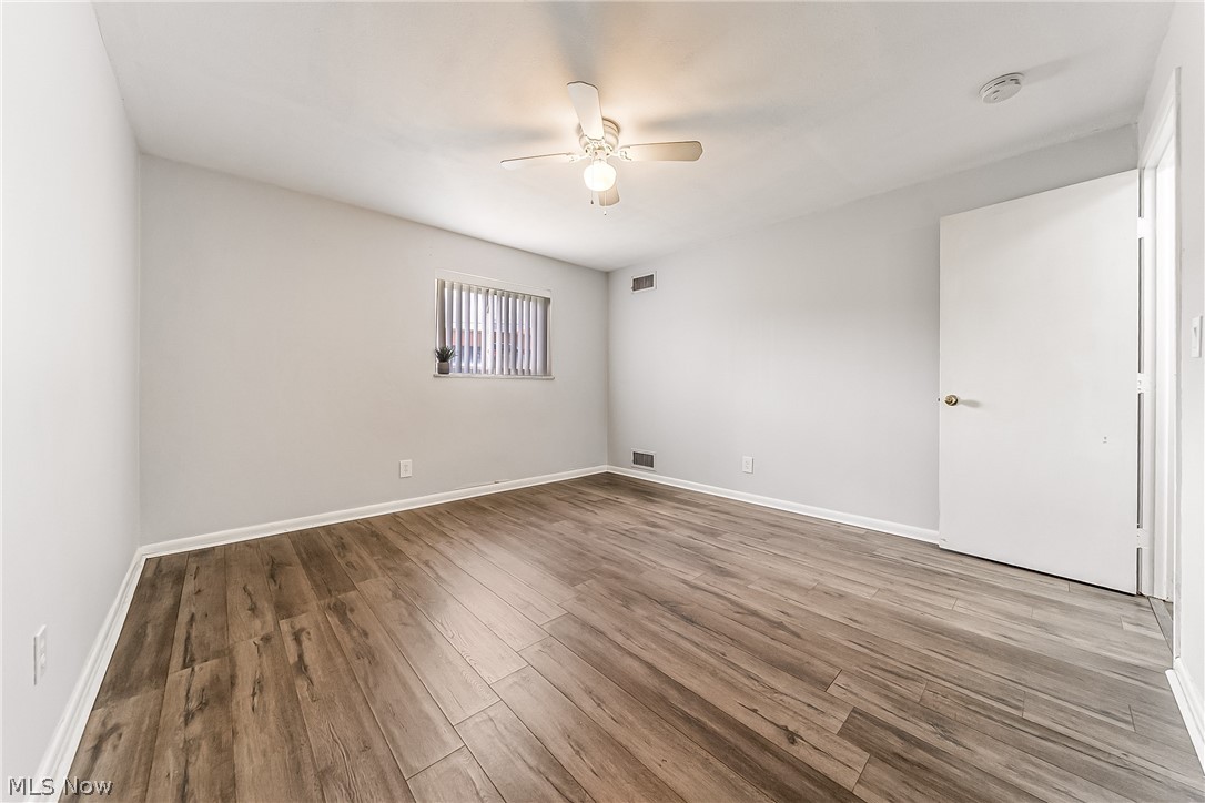 Golden Oaks Condo - Residential