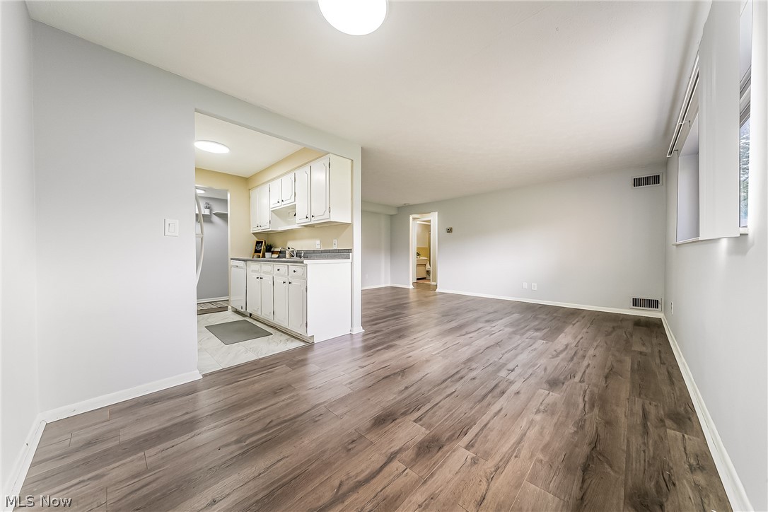 Golden Oaks Condo - Residential