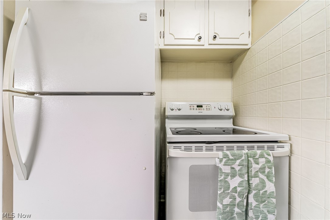 Golden Oaks Condo - Residential