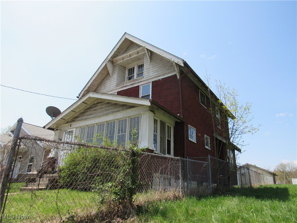1074 Taylor Street, Akron, Ohio image 40