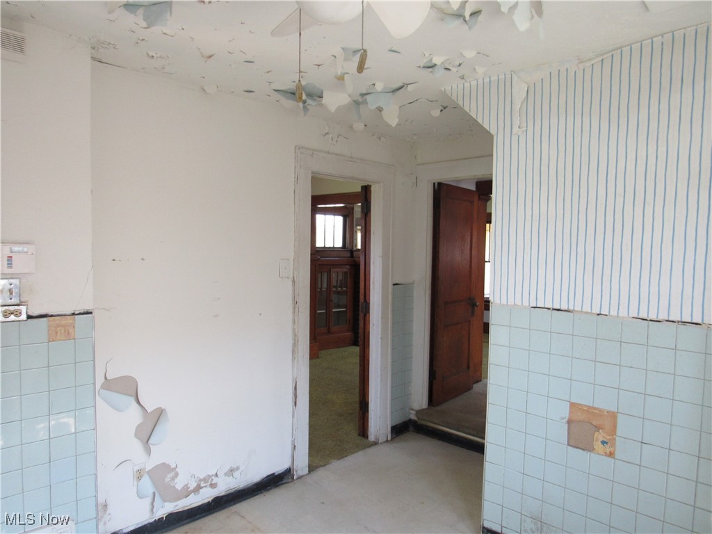 1074 Taylor Street, Akron, Ohio image 13