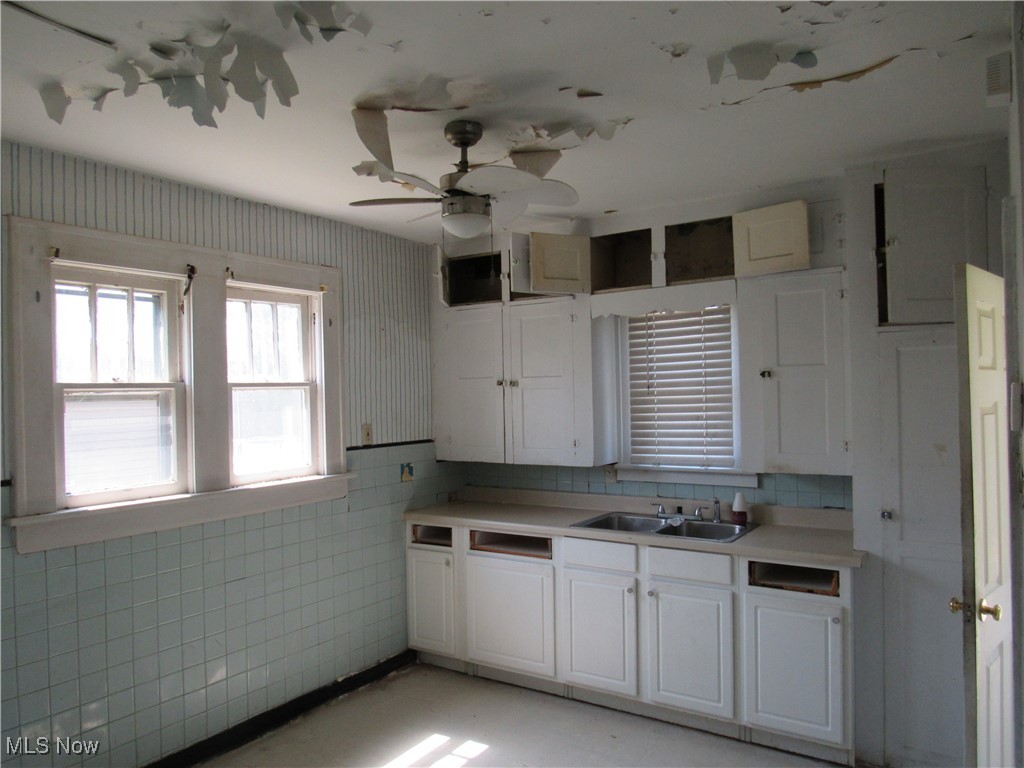 1074 Taylor Street, Akron, Ohio image 12