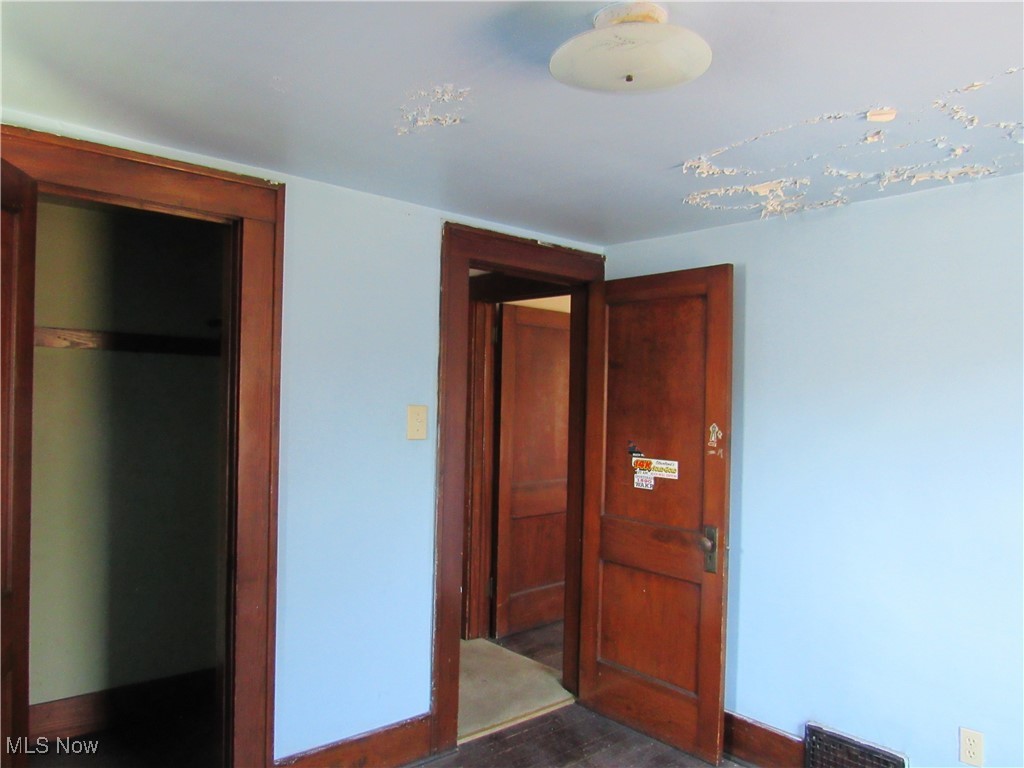 1074 Taylor Street, Akron, Ohio image 27