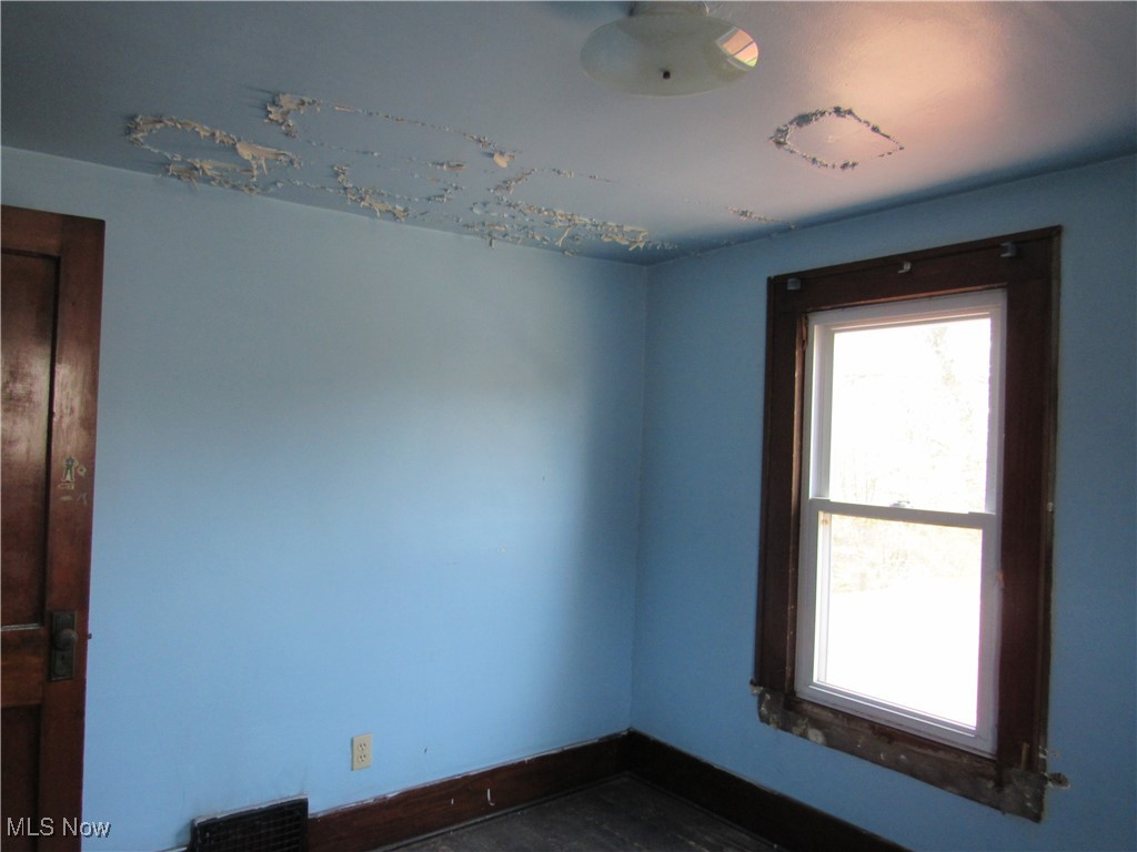 1074 Taylor Street, Akron, Ohio image 28