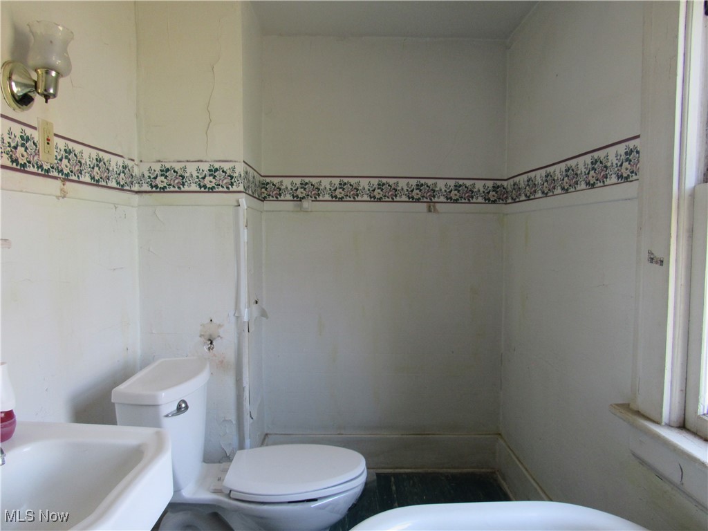1074 Taylor Street, Akron, Ohio image 16
