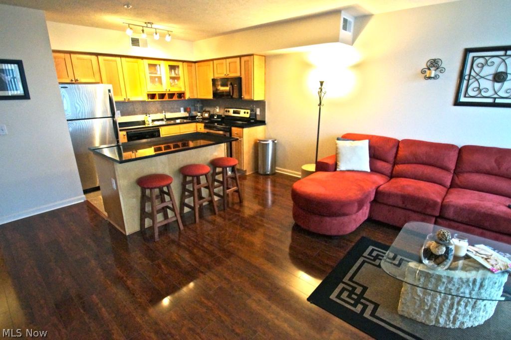 Stonebridge Condos - Residential