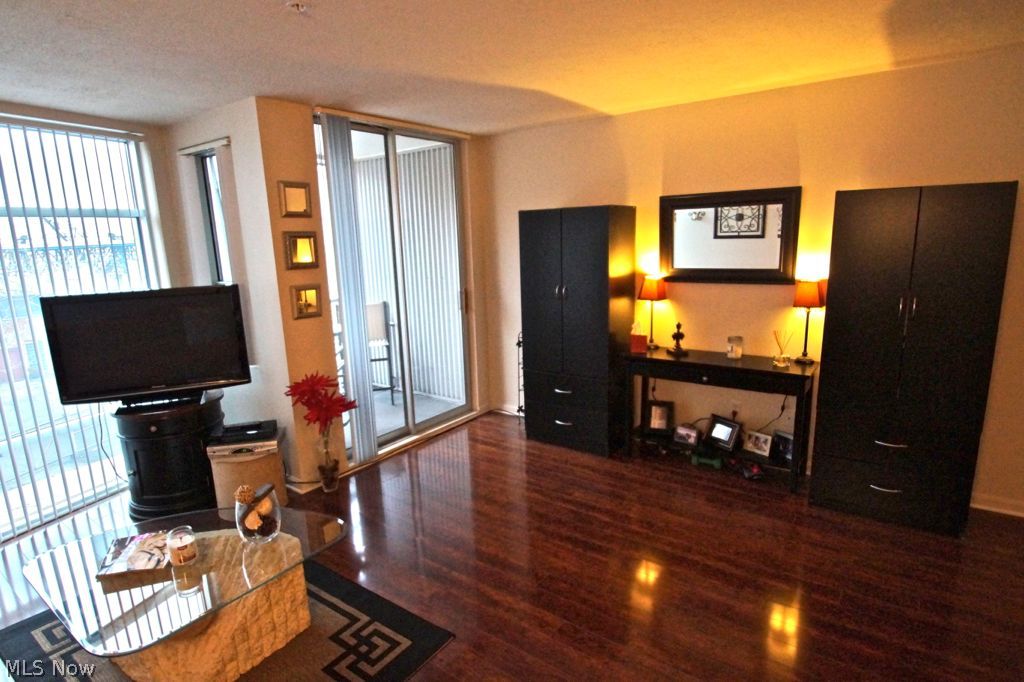 Stonebridge Condos - Residential