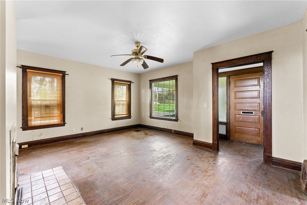 Photo of 1345 Ohio Avenue, Youngstown, OH 44504 (MLS # 5202191)