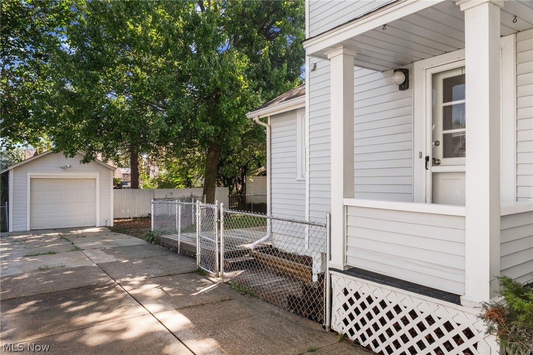 509 Tompkins Avenue