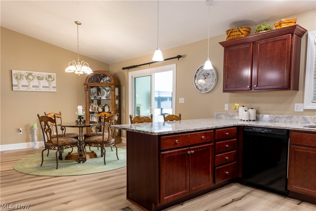 Oak Tree Villas - Residential