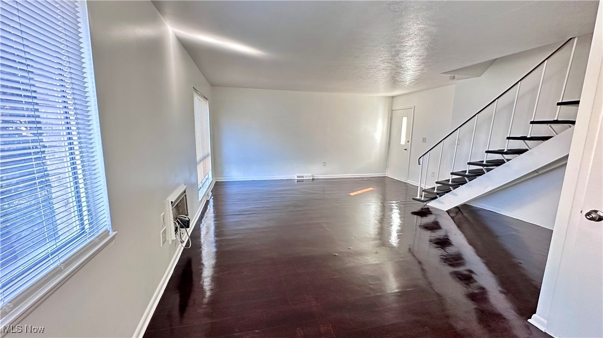 Colonial Park 01 Condo - Residential