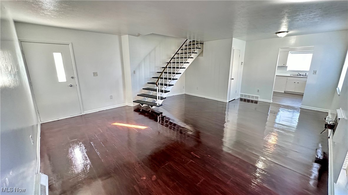 Colonial Park 01 Condo - Residential