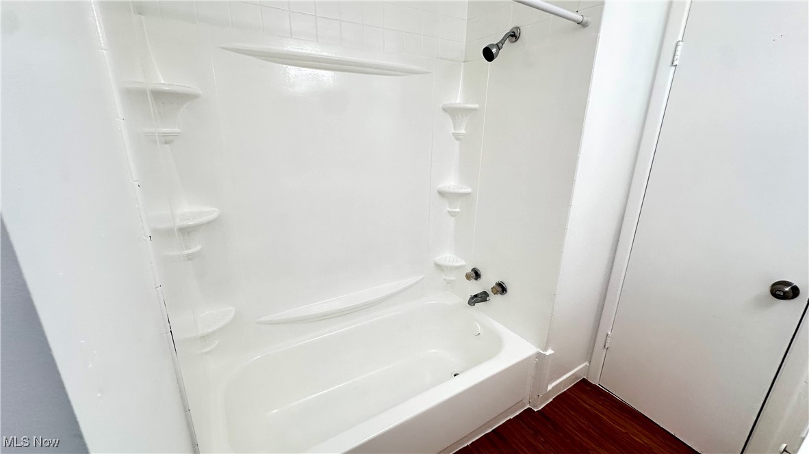 Colonial Park 01 Condo - Residential