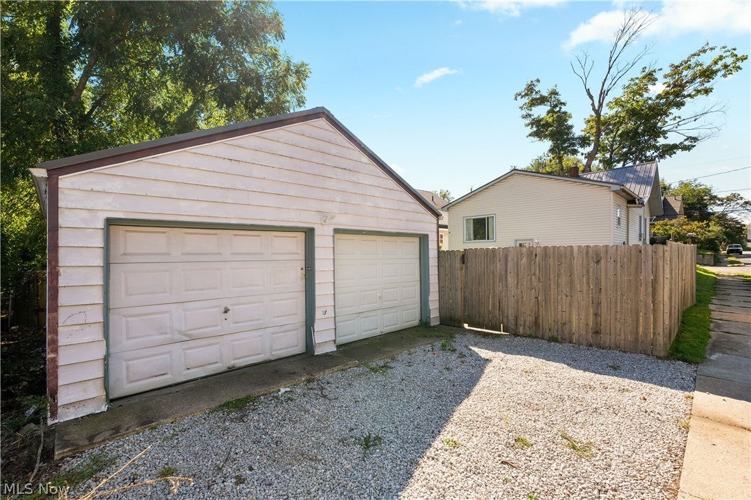 1079 Pitkin Avenue