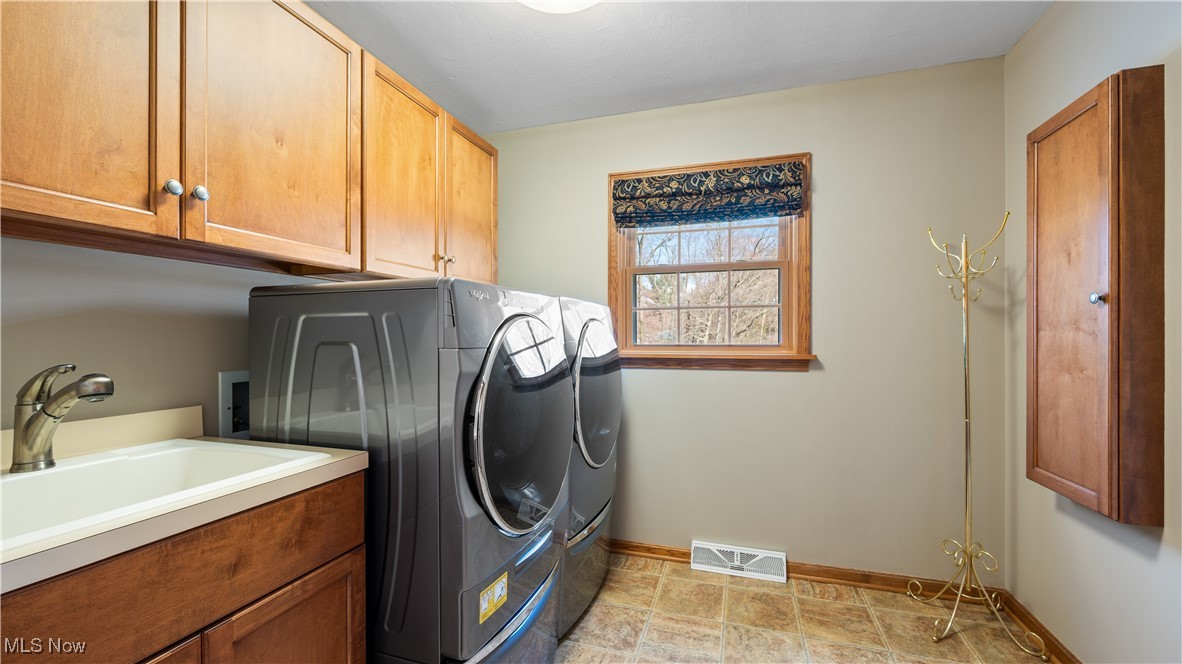 1736 Springhaven Circle, Massillon, Ohio image 17