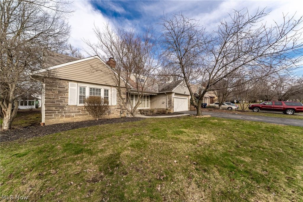 Photo of 1315 Forest Hills Boulevard, Cleveland Heights, OH 44118 (MLS # 5191933)