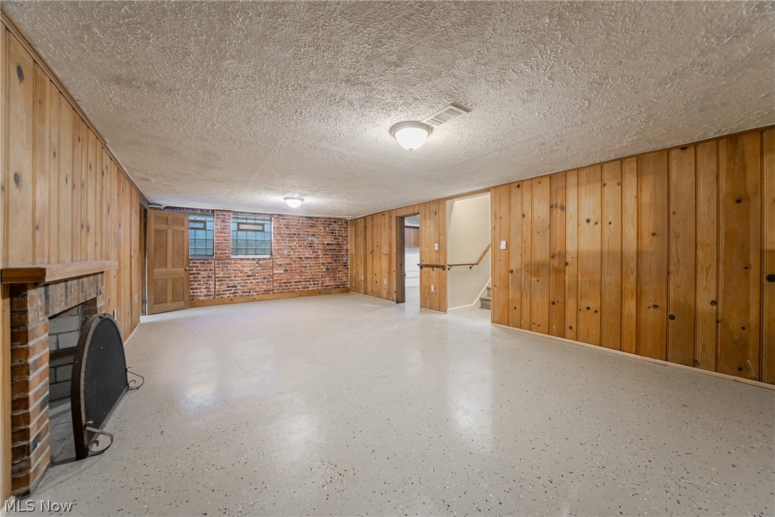 Forest Hills 19 - Residential