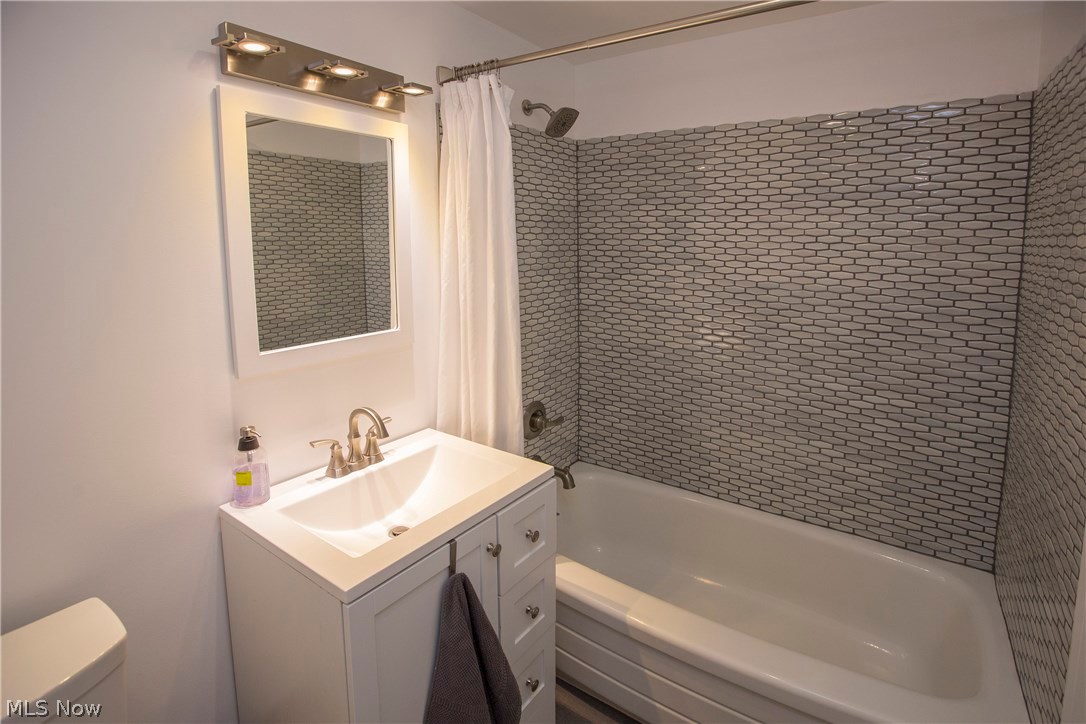 Marine Towers East Condo - Residential Lease