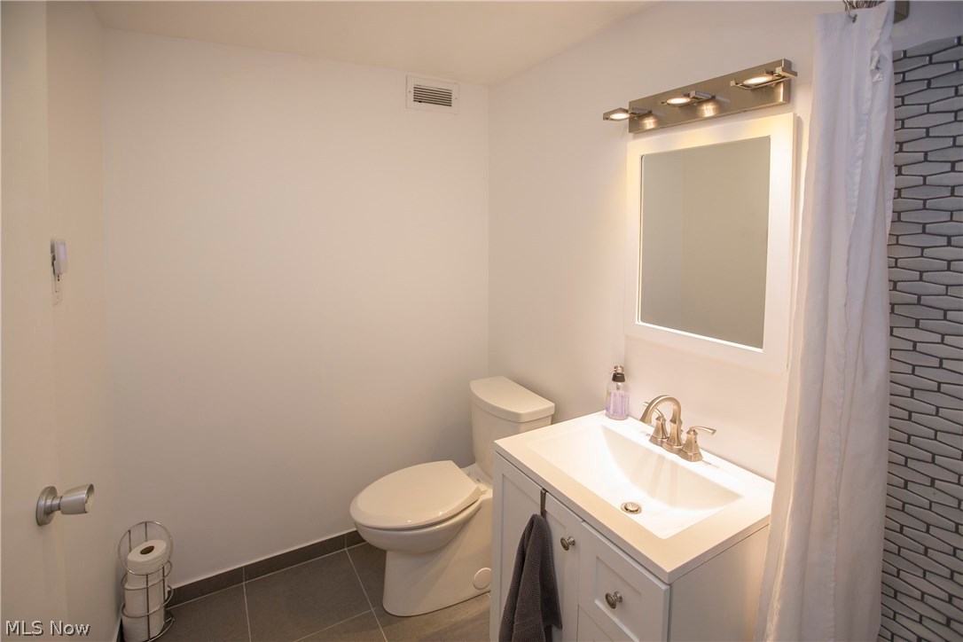 Marine Towers East Condo - Residential Lease