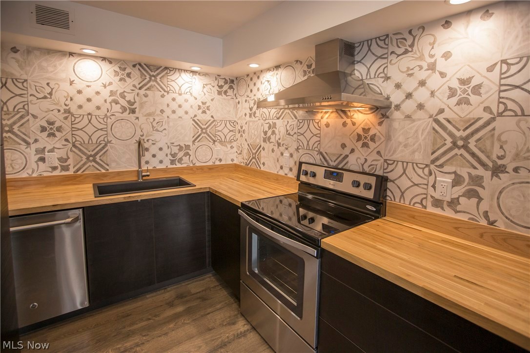 Marine Towers East Condo - Residential Lease