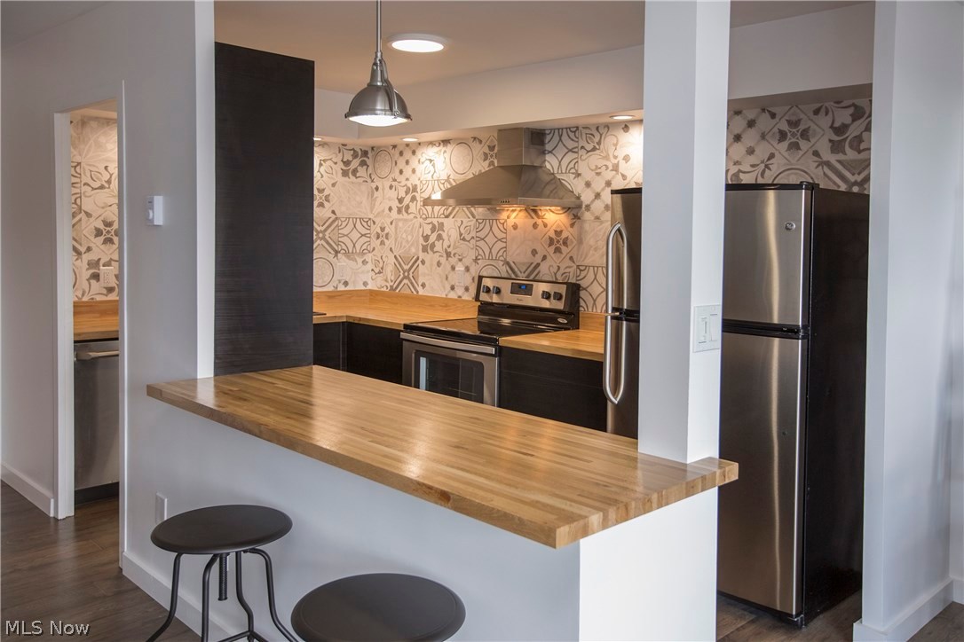 Marine Towers East Condo - Residential Lease