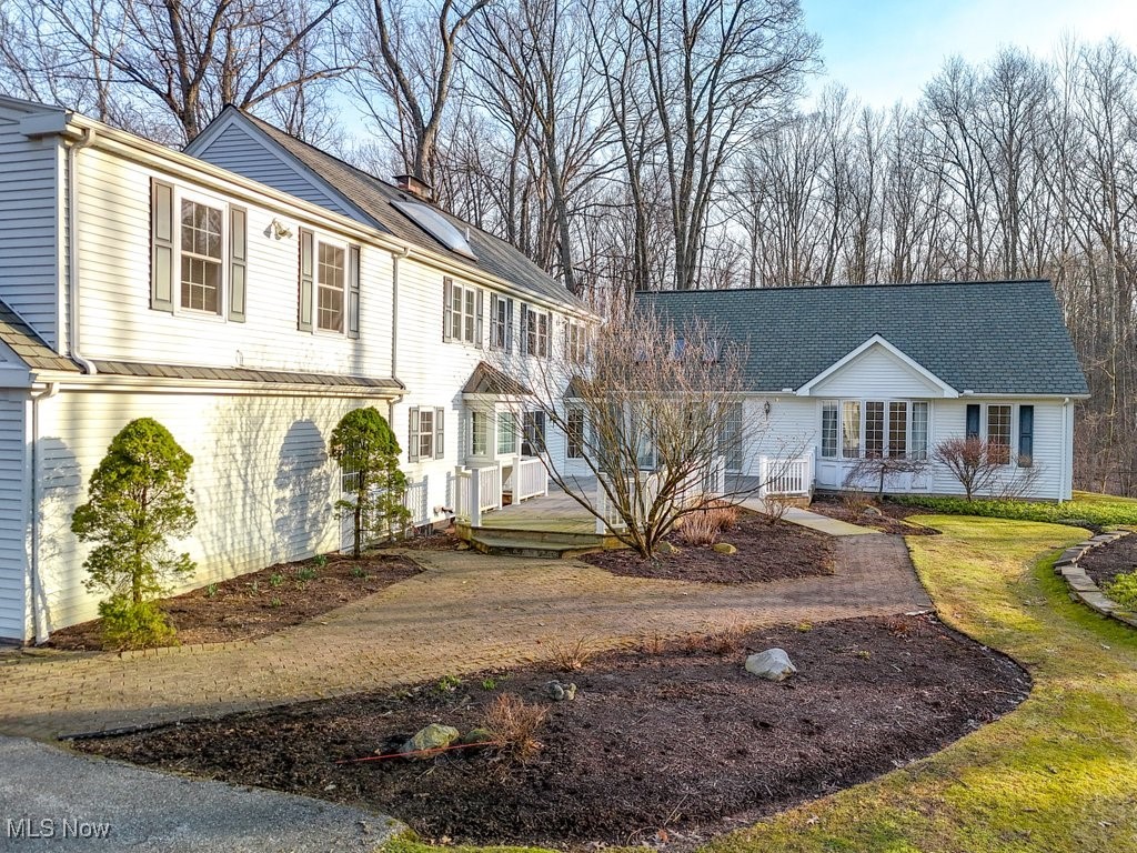 20 Stonecreek Drive, Chagrin Falls, Ohio image 2