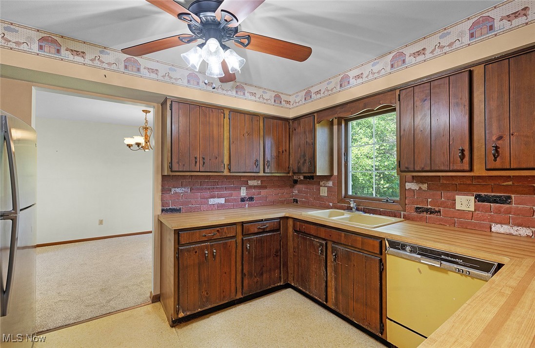 126 Burns Road, Elyria, Ohio image 13