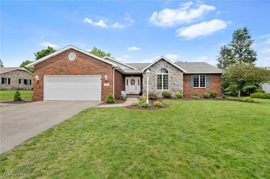 218 Tanglewood Drive, Dalton, Ohio image 1
