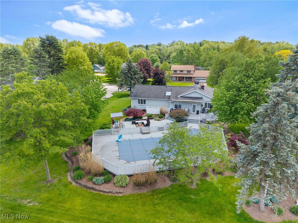 218 Tanglewood Drive, Dalton, Ohio image 2