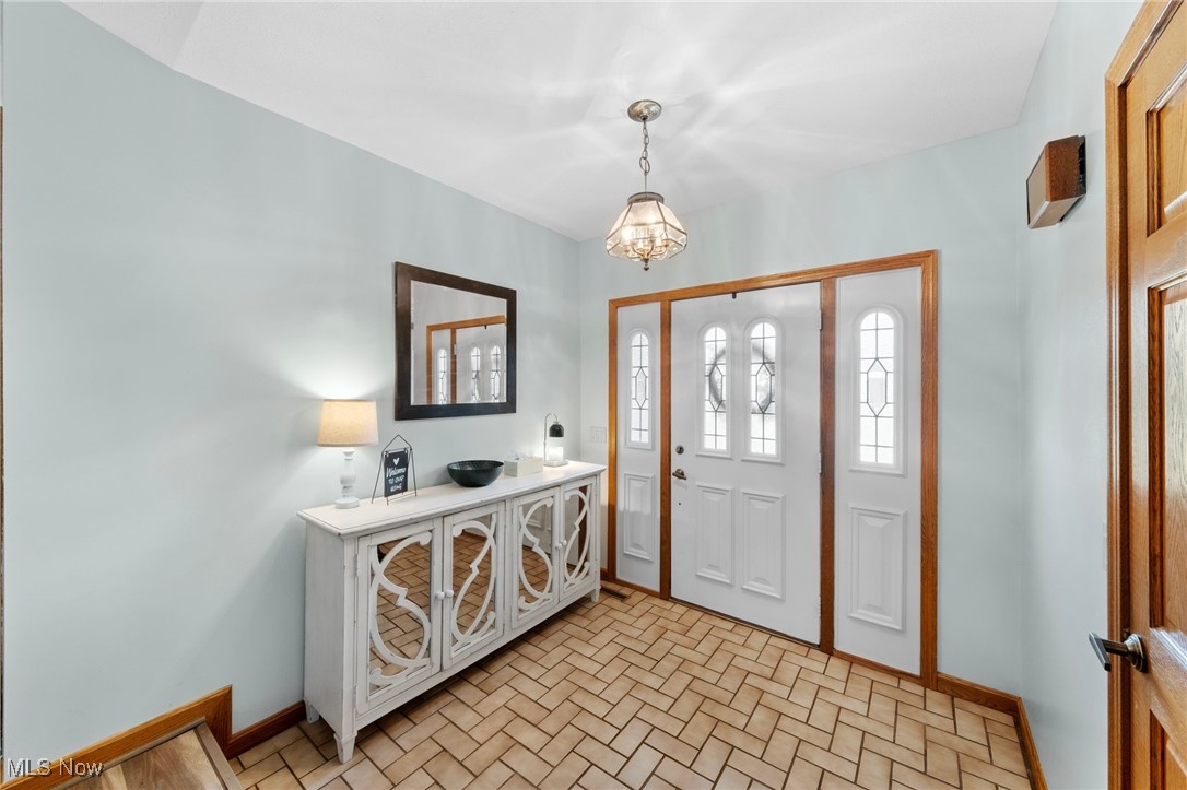 218 Tanglewood Drive, Dalton, Ohio image 3