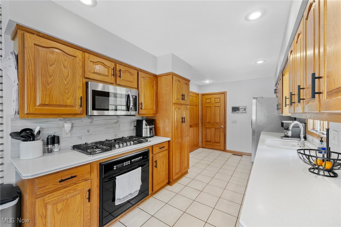 218 Tanglewood Drive, Dalton, Ohio image 9