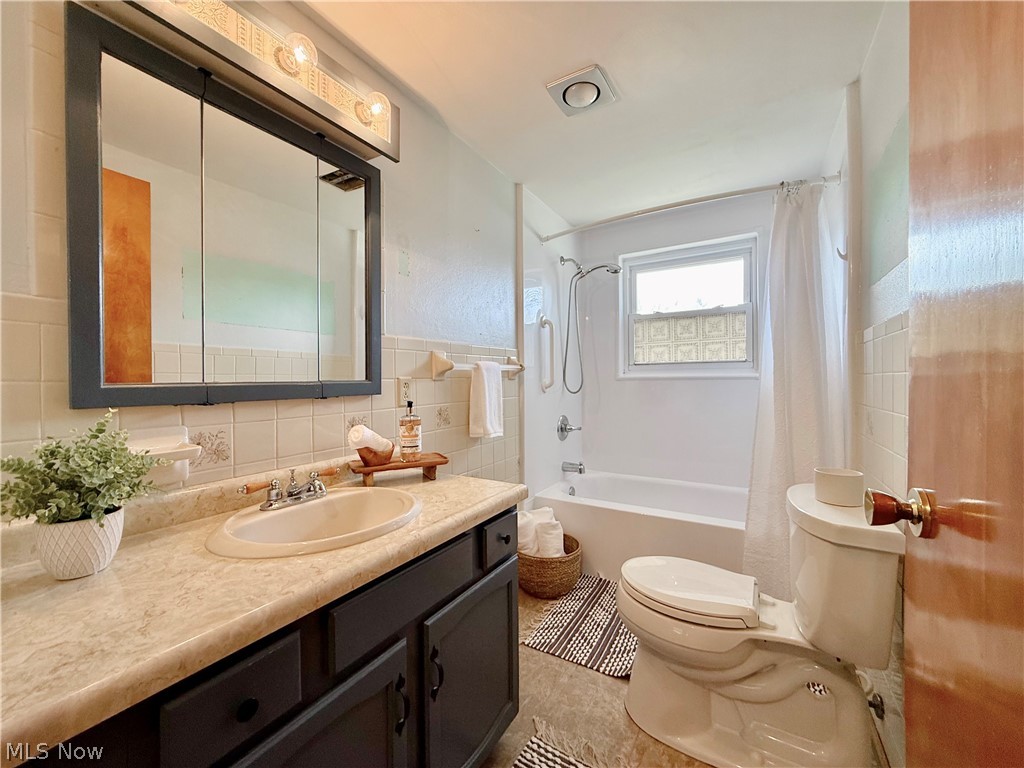 Claude Sands Adn - Residential