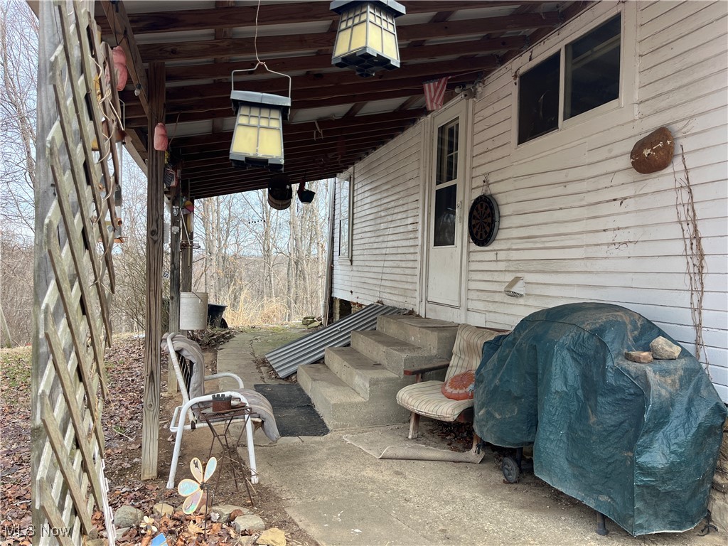 2075 Dalzell Road, Whipple, Ohio image 3