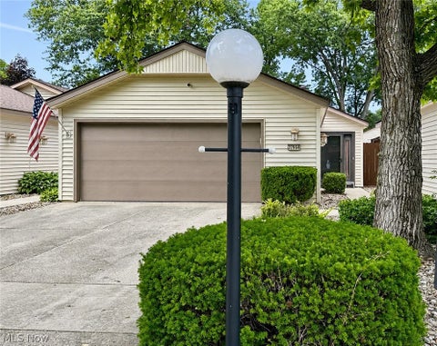 Condo For Sale - 32964 Fern Tree Lane<br/> North Ridgeville, OH 44039