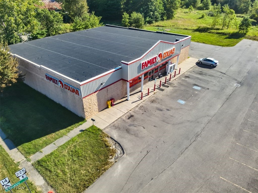 Deerfield - Commercial Lease