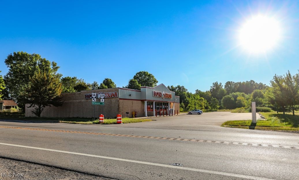Deerfield - Commercial Lease