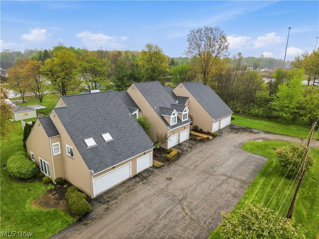 Photo of 1006 Powers Avenue, Youngstown, OH 44505 (MLS # 5204383)