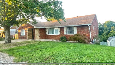 Tiny photo for 1901 15th Avenue, Parkersburg, WV 26101 (MLS # 5240858)